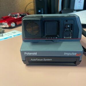 Vintage Polaroid impulse auto focus camera